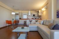 Kuchyňa alebo kuchynka v ubytovaní HORIZONTE Sunny Home by Cadiz4Rentals