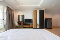 TV a/nebo společenská místnost v ubytování Nalanta Hotel Pattaya