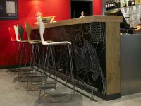 Lounge nebo bar v ubytování Hotel ibis Lisboa Saldanha