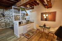 Una cocina o zona de cocina en Lofts amantes de Toledo -LOFT COBERTIZO