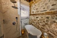 Un baño de Lofts amantes de Toledo -LOFT COBERTIZO