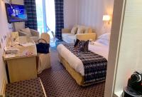 Best Western Plus La Fayette Hotel et SPA tesisinde bir oturma alan&#x131;