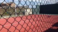 Tenis alebo squash v ubytovaní Apartamento Ayamonte golf Costa Esuri alebo jeho okolí