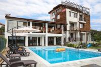 Bazén v ubytování Guest House Ognyanovo nebo v jeho okolí