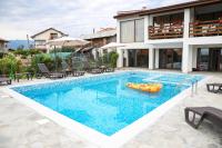 Bazén v ubytování Guest House Ognyanovo nebo v jeho okolí
