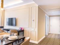 Telewizja i/lub zestaw kina domowego w obiekcie VacationClub – Baltic Park Fort Apartament F.308