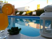 Bazén v ubytování Villa with private pool and terrace nebo v jeho okolí