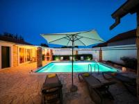 Bazén v ubytování Villa with private pool and terrace nebo v jeho okolí