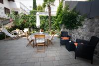 Vonkajšia záhrada v ubytovaní Studio apartman Tasha