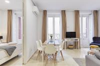 TV a/nebo společenská místnost v ubytování LEEWAYS APARTMENT VI in GRAN VÍA