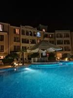Bazén v ubytování Paradise Bay D8 Apartment nebo v jeho okolí
