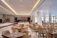 En restaurant eller et andet spisested på Lindos Grand Resort & Spa - Adults Only