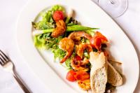 Jídlo v hotelu nebo okolí