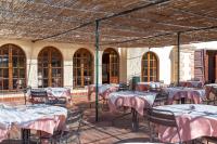 Reštaurácia alebo iné gastronomické zariadenie v ubytovaní Villa Casafrassi -ONLY ADULTS