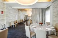 Reštaurácia alebo iné gastronomické zariadenie v ubytovaní Hotel Areca