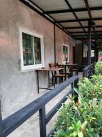 Restaurace v ubytování Banrimkhao pakchong