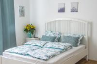A bed or beds in a room at Harrison(e)
