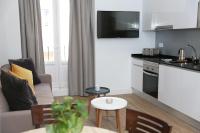 A kitchen or kitchenette at New Point Opera