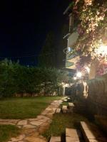 A garden outside Eva Studios
