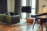 La Casa hotel Gwangmyeongにあるテレビまたはエンターテインメントセンター