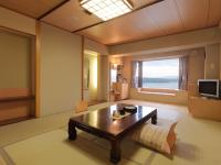 Where to Stay in Kushiro and Lake Akan 2026: 16 Station-Front Business Hotels and Akan Onsen Inns, and How to Choose Between Two Areas 70 km Apart