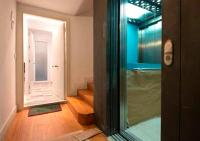 A bathroom at San Sebastián VERY NICE apartment 100m from La Kontxa Beach