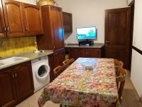 Kuchyňa alebo kuchynka v ubytovaní Casa singola