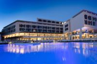 Bazén v ubytovaní Hotel Parentium Plava Laguna alebo v jeho blízkosti