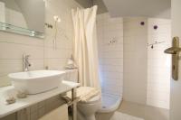 Kúpeľňa v ubytovaní Kores Villas