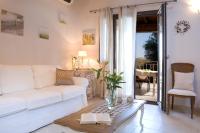Posedenie v ubytovaní Kores Villas