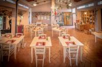 A restaurant or other place to eat at La Sorgente