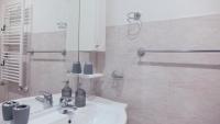 A bathroom at L'Antenna