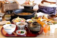 ホテルの敷地内または近くでの食事または食べ物