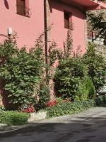 A garden outside Casa Rural y Albergue Tormon