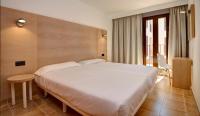 A bed or beds in a room at Protur Floriana Resort 3* SUP