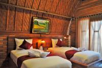 Surya Chandra Beach Bungalow thumbnail 2