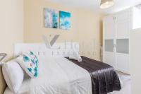 A bed or beds in a room at AYZ Villegas - Auto check-in property