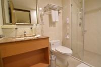 A bathroom at Fuward Hotel Tainan