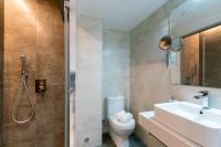 A bathroom at UNIQUE HOMES LAS SETAS LA CAMPANA