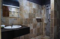 Ein Badezimmer in der Unterkunft Chomview Resort