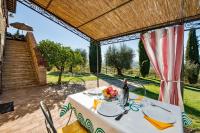 A garden outside Agriturismo Malagronda