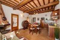 A kitchen or kitchenette at Agriturismo Malagronda