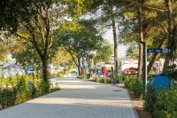 Vonkajšia záhrada v ubytovaní Falkensteiner Premium Mobile Homes and Camping Zadar