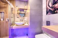 Kúpeľňa v ubytovaní Good Day Apartments- private parking new town