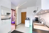 Kuchyňa alebo kuchynka v ubytovaní Good Day Apartments- private parking new town