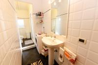 A bathroom at Sinidio