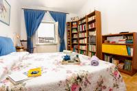 A bed or beds in a room at Sinidio