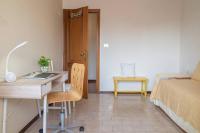 Posteľ alebo postele v izbe v ubytovaní La Loggia su Acqui. Centro, wi-fi, aria condizionata, ascensore