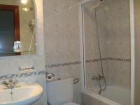 A bathroom at Hostal Universal