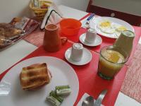 Jedlo v ubytovaní bed & breakfast alebo blízkom okolí